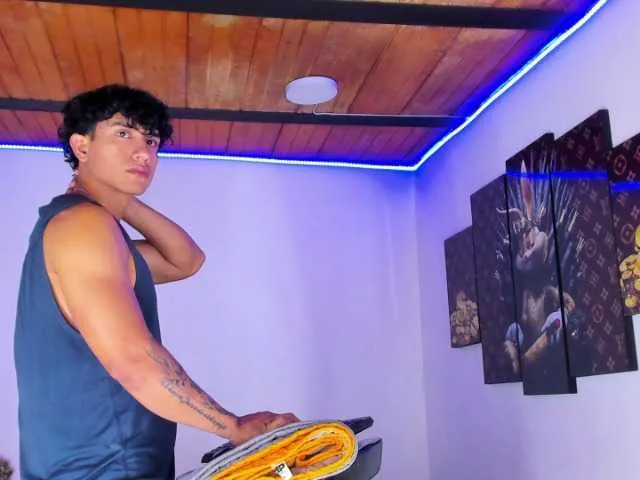 Live sex webcam photo for Yoursgoods #275988818