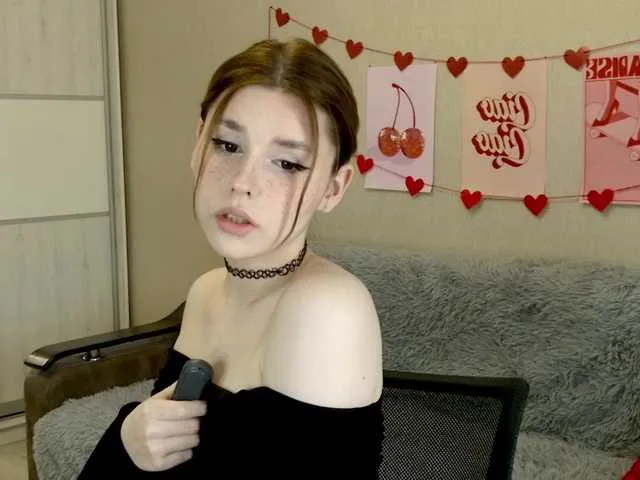 Live sex webcam photo for Yoursissydoll #291056638