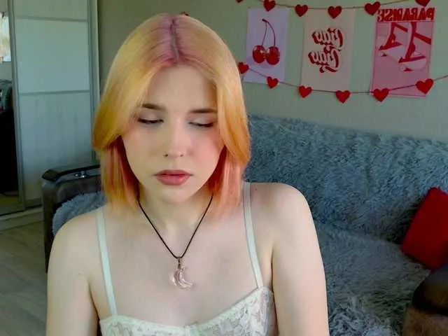 Live sex webcam photo for Yoursissydoll #291117887