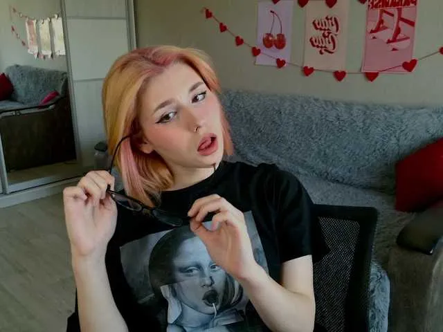 Live sex webcam photo for Yoursissydoll #291124383