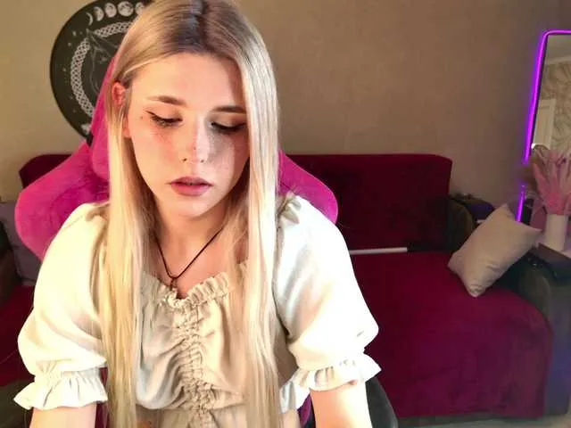 Live sex webcam photo for Yoursissydoll #291190471