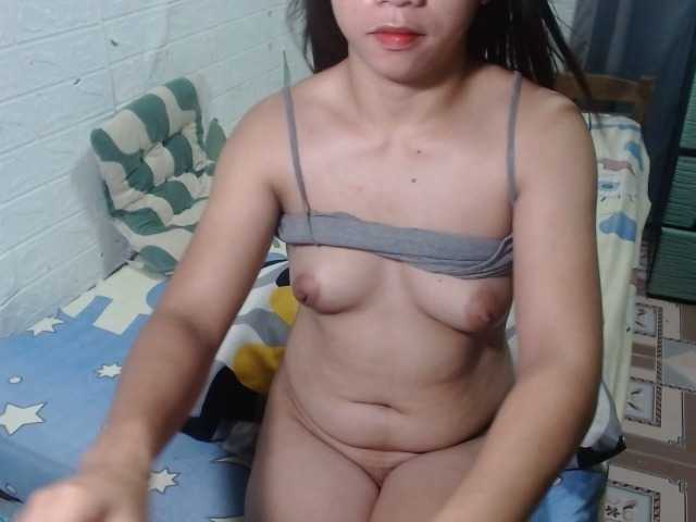 Live sex webcam photo for Yoursweetpinay25 #278289202