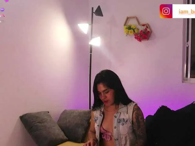 Live sex webcam photo for Yourtoybella #290469407