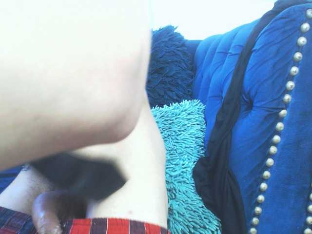 Live sex webcam photo for YousweetValentino #277980555