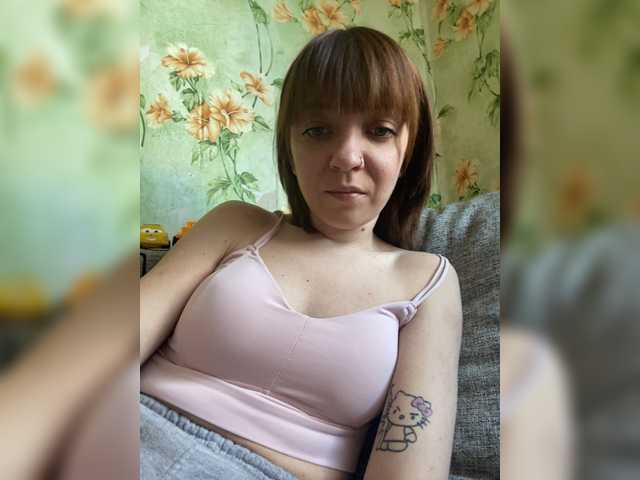 Live sex webcam photo for YuLyAska #272849310