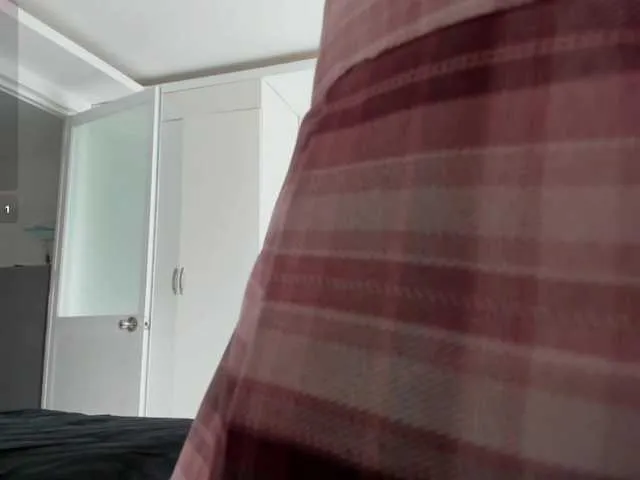 Live sex webcam photo for YukiMiii #291750521