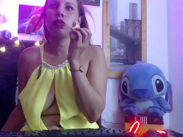 Live sex webcam photo for YuliaGrey #272288794