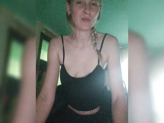 Live sex webcam photo for Yullia1 #272584378