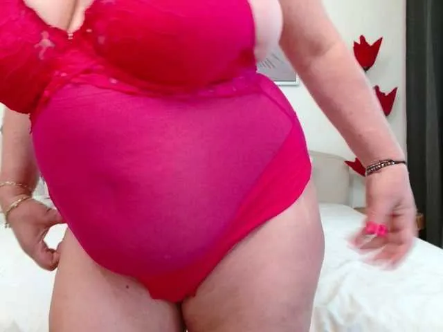 Live sex webcam photo for YulliaMilf #293446864
