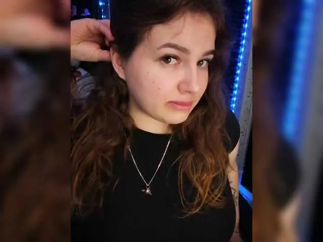 Live sex webcam photo for Yulua1285 #290808404