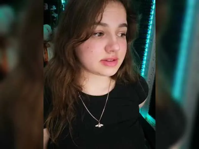 Live sex webcam photo for Yulua1285 #290810323