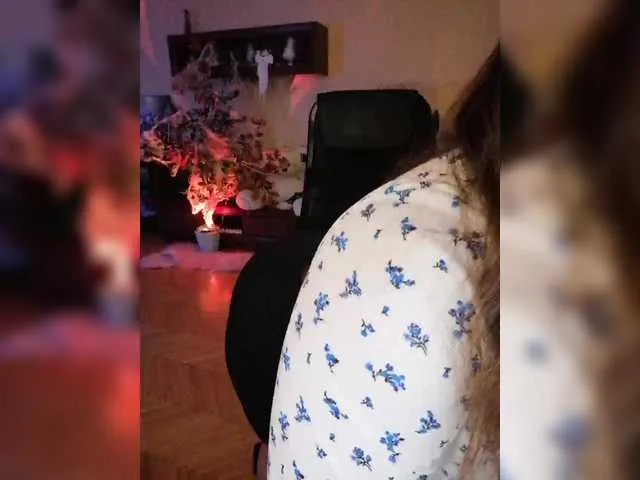 Live sex webcam photo for Yulua1285 #292146932