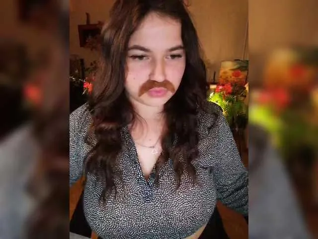 Live sex webcam photo for Yulua1285 #292210960