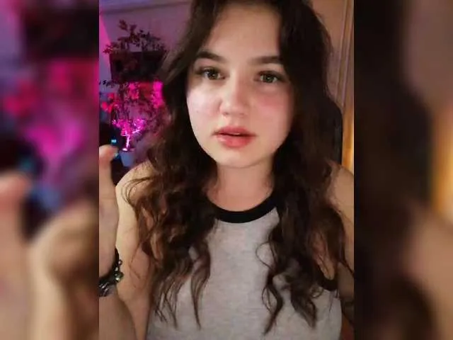 Live sex webcam photo for Yulua1285 #292270740