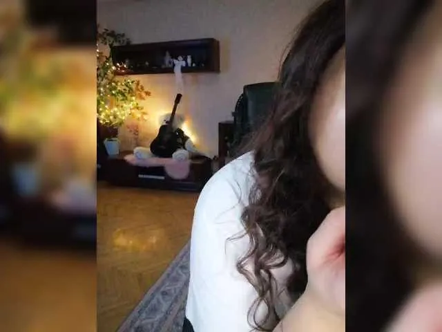 Live sex webcam photo for Yulua1285 #292349868