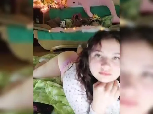 Live sex webcam photo for Yulua1285 #292831799