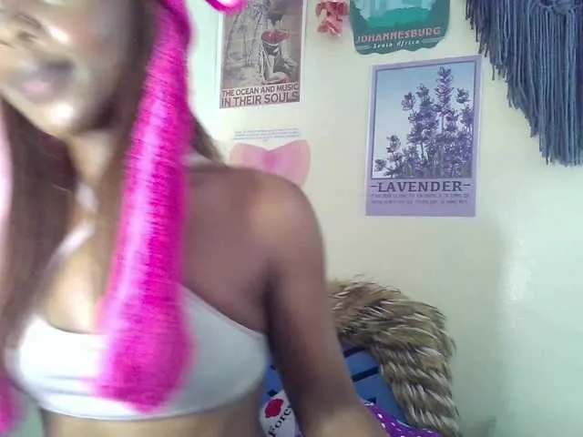 Live sex webcam photo for YumTam #290457199