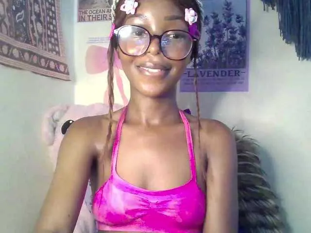Live sex webcam photo for YumTam #290989882