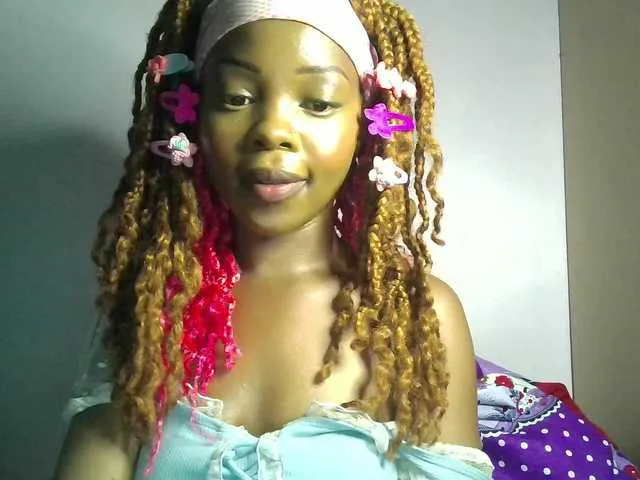 Live sex webcam photo for YumTam #291505359