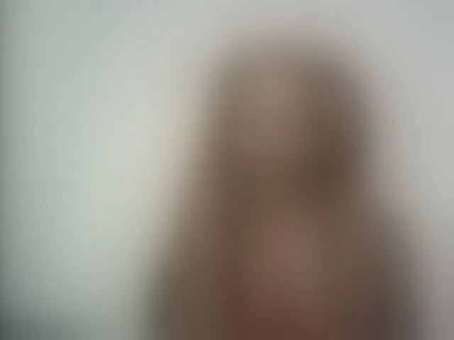 Live sex webcam photo for YumTam #292227975