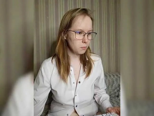 Live sex webcam photo for Yumi-Yumi #290686265