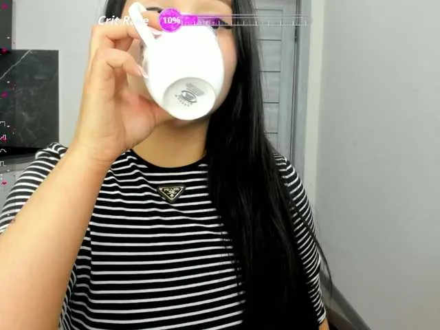 Live sex webcam photo for Yumikaa #292188670