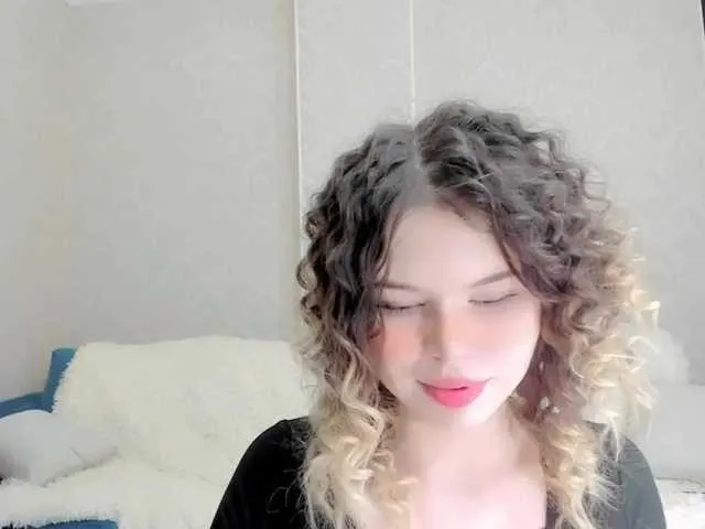 Live sex webcam photo for Yummy-girl- #273163220