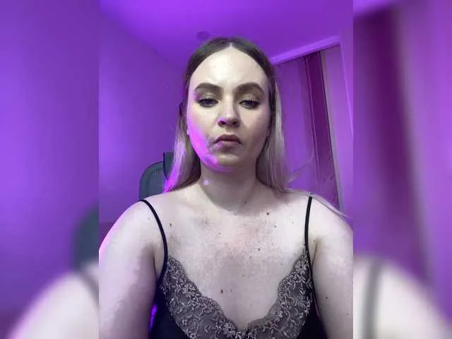 Live sex webcam photo for YummyCheryle #274401880