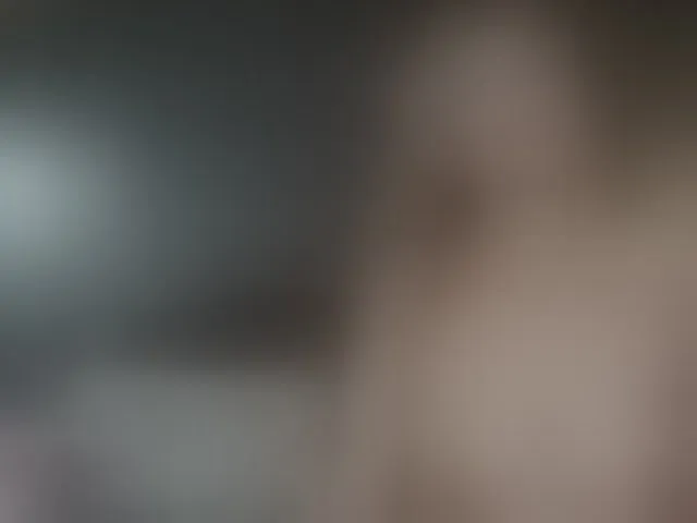 Live sex webcam photo for YummyMeily #293339473