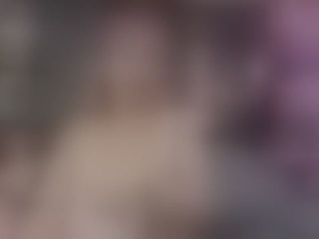 Live sex webcam photo for YummyMeily #294360554