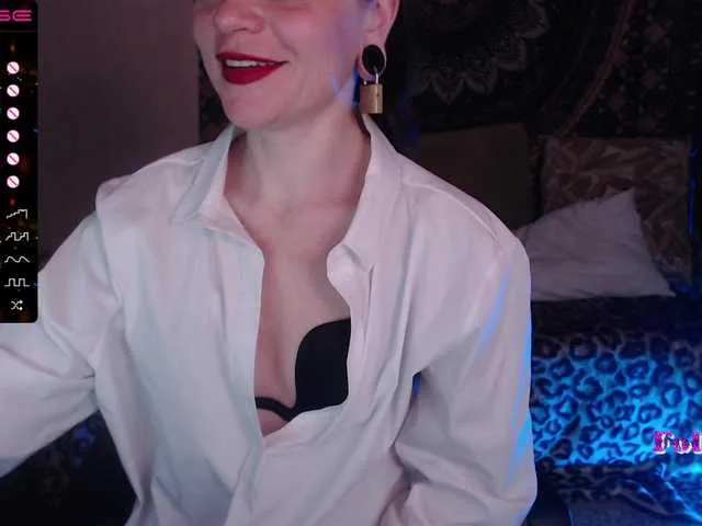 Live sex webcam photo for YummyYoga #272598039