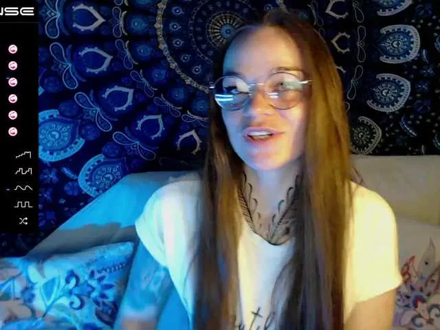 Live sex webcam photo for YummyYoga #272970755