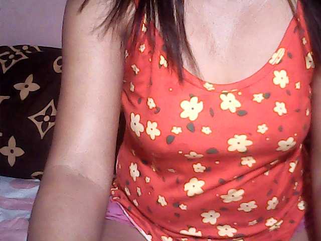 Live sex webcam photo for Yummyasian22 #277526511