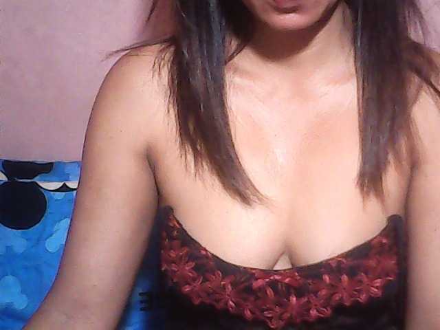 Live sex webcam photo for Yummyasian22 #277551592