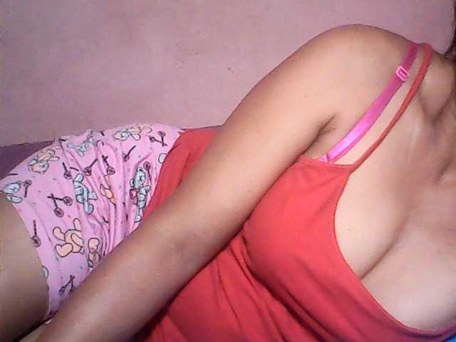 Live sex webcam photo for Yummyasian22 #277591725