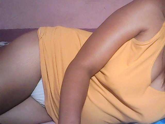 Live sex webcam photo for Yummyasian22 #277634719