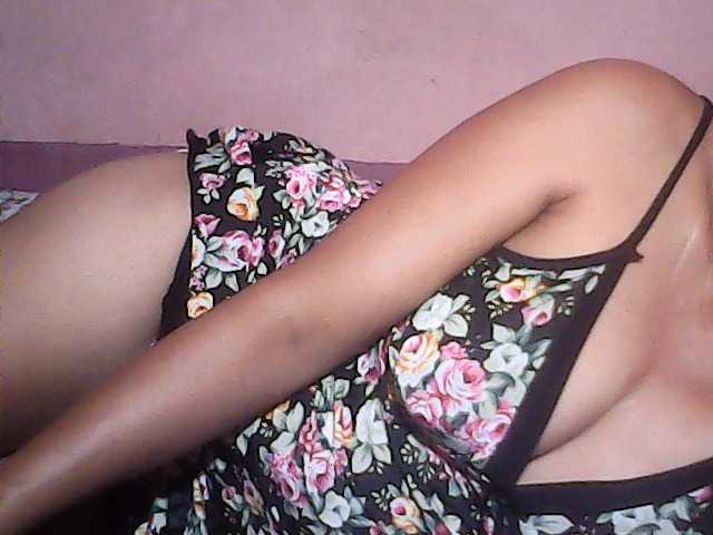 Live sex webcam photo for Yummyasian22 #277686547