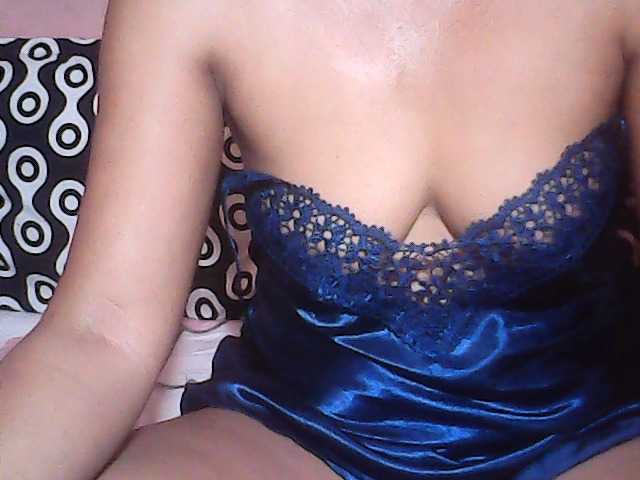 Live sex webcam photo for Yummyasian22 #277827309