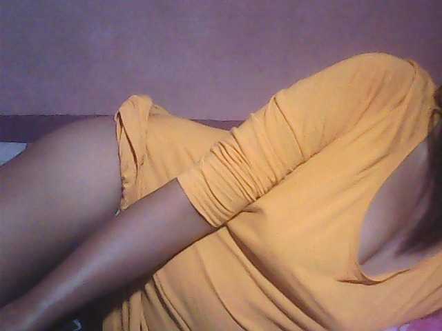 Live sex webcam photo for Yummyasian22 #290411351