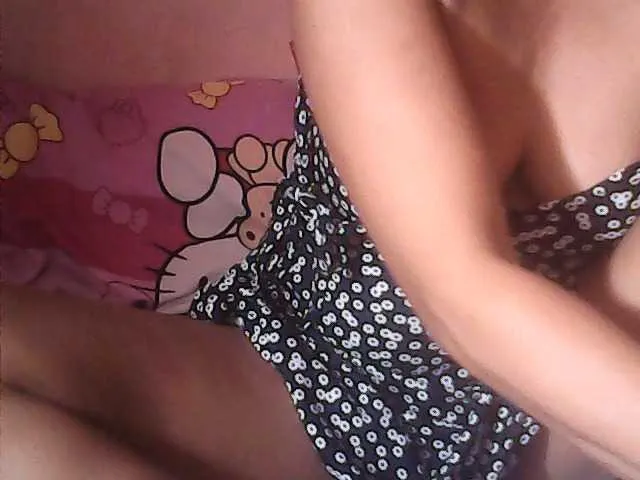 Live sex webcam photo for Yummyasian22 #291101481