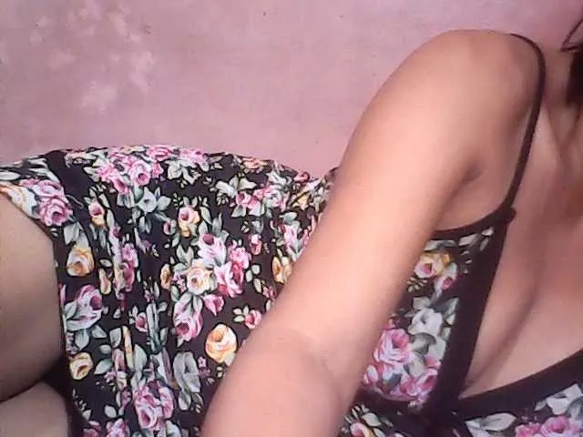 Live sex webcam photo for Yummyasian22 #291706995