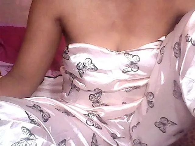 Live sex webcam photo for Yummyasian22 #291780775
