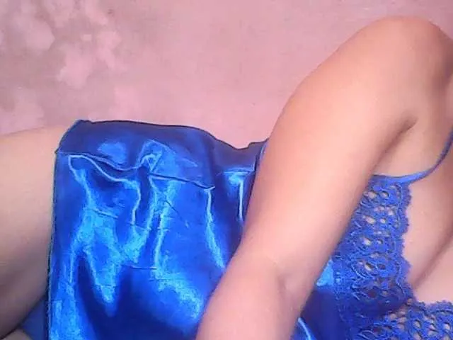 Live sex webcam photo for Yummyasian22 #292272210