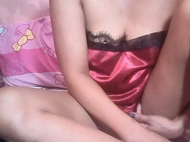 Live sex webcam photo for Yummyasian22 #292405192