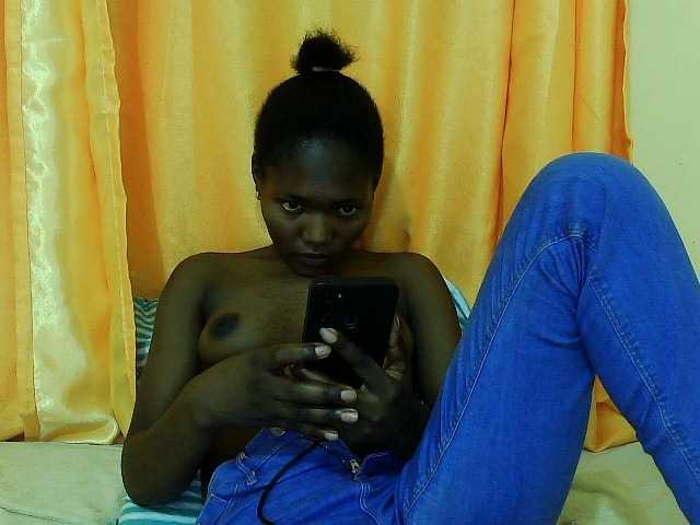 Live sex webcam photo for Yummybite #276677275