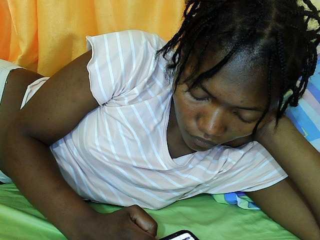 Live sex webcam photo for Yummybite #276735690