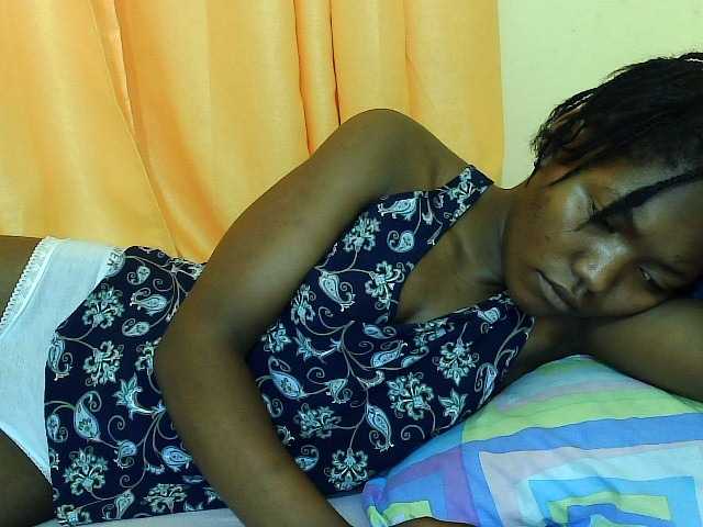 Live sex webcam photo for Yummybite #276780400