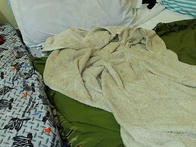 Live sex webcam photo for Yummybite #277147156