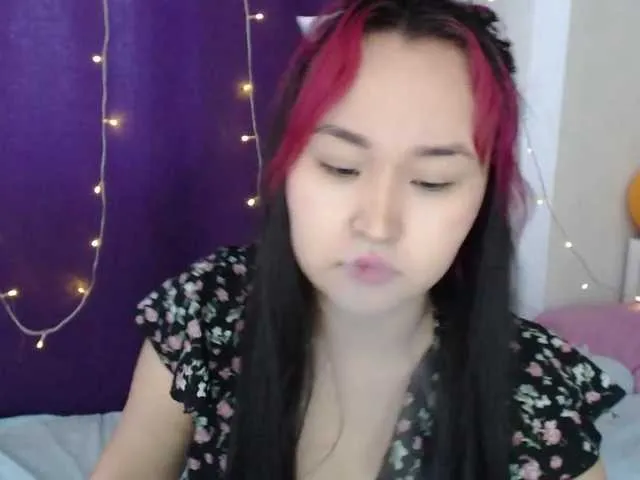 Live sex webcam photo for YunNana #271758671