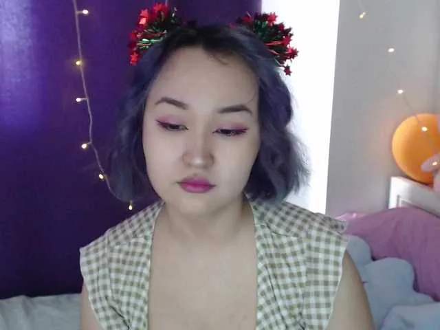 Live sex webcam photo for YunNana #271863561